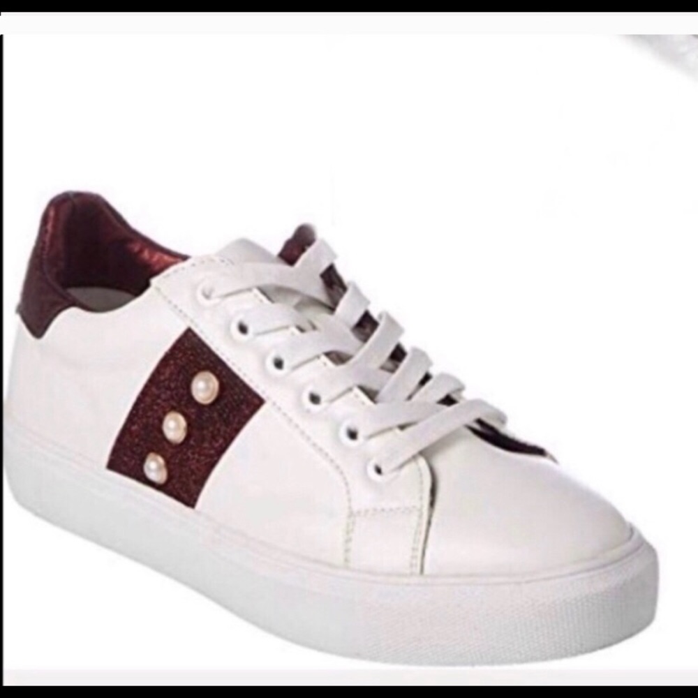 Steve Madden white leather sneakers size 8